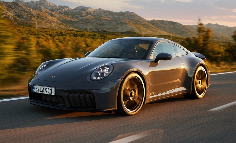 Porsche 911 Carrera GTS Hybrid