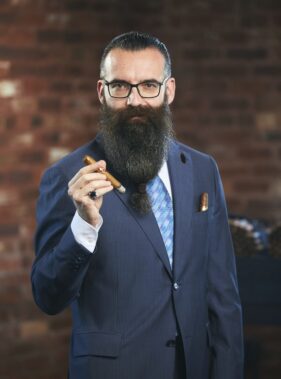 פונצ'יוני, הזקן והסיגר. השילוב שהוליד את הכינוי "Smoking Moses" צילום: אוסף פרטי