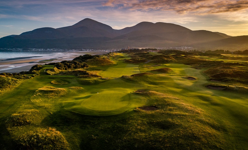 צילומים: The Royal County Down Golf Club