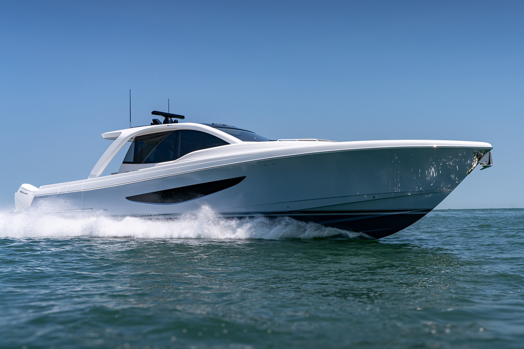 Sport Yacht. צילומים: Valhalla Boatworks