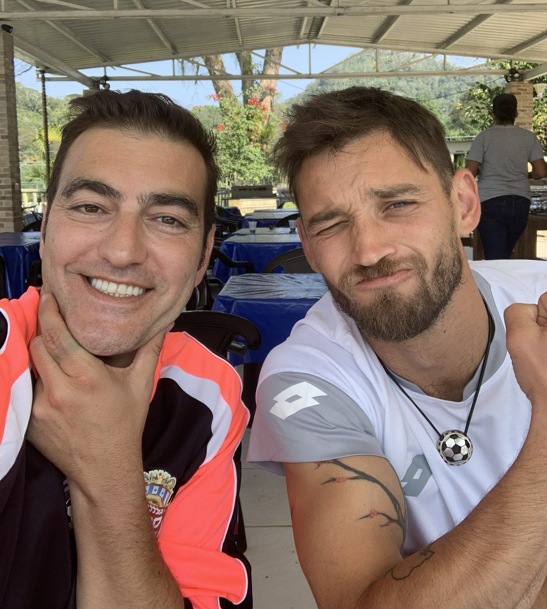 עם דין מירושניקוב בצילומי התוכנית "גולסטאר אולסטאר" בברזיל (הוט). צילום עצמי