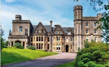 Inverlochy Castle Hotel luxury castle near Ben Nevis in Scotland.צילומים: inverlochycastlehotel.com