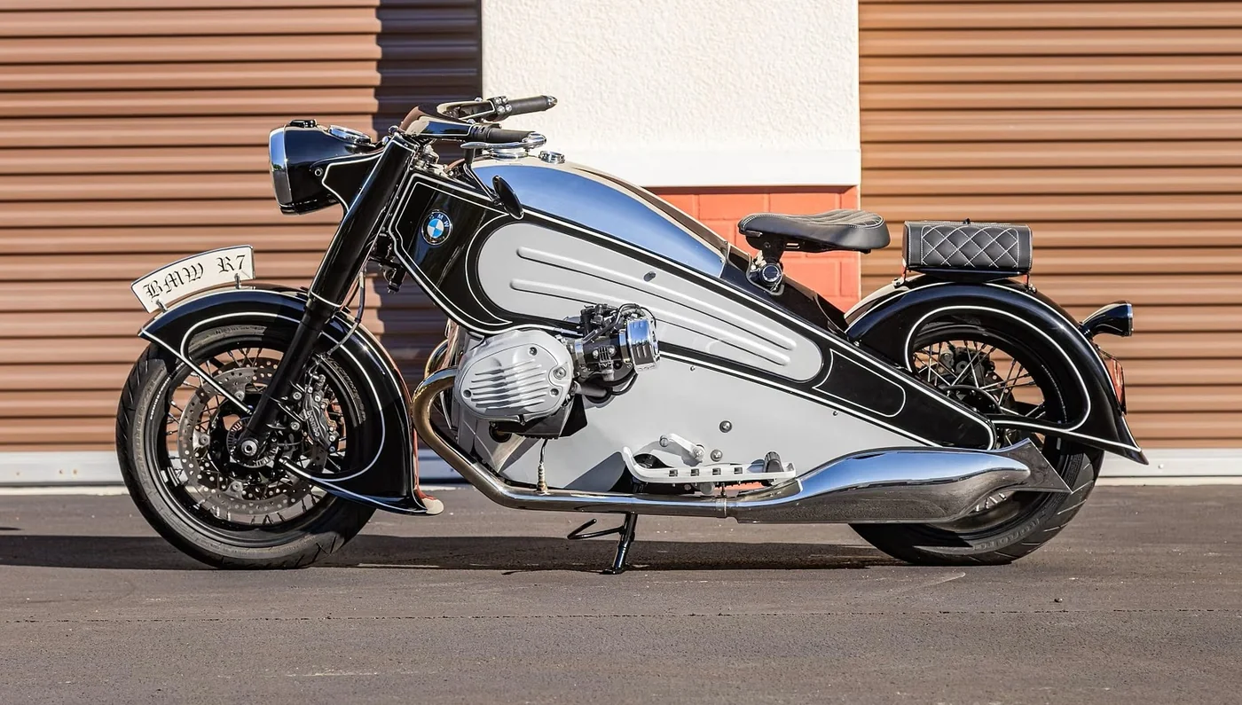 אופנוע BMW Nmoto R7 Nostalgia בעיצוב ארט־דקו שחור וכסוף